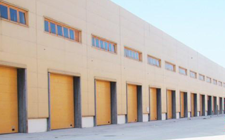 長治縣王總選用山西超躍工業(yè)門和工業(yè)滑升門