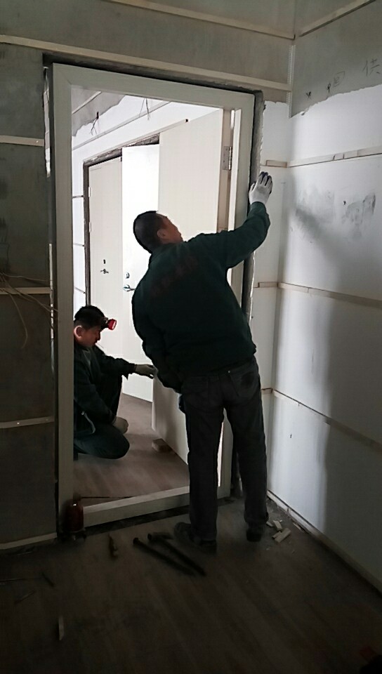 11月16日太原市動(dòng)物園停車(chē)場(chǎng)防火門(mén)整改施工作業(yè)圖片